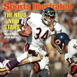 Chicago Bears Walter Payton... Sports Illustrated Cover by Sports Illustrated