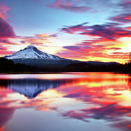 Sunrise on the Lake by Darren White