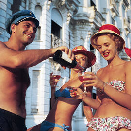 Top Up by Slim Aarons
